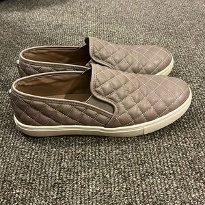 Steve Madden slip on - ecentrcq sneaker